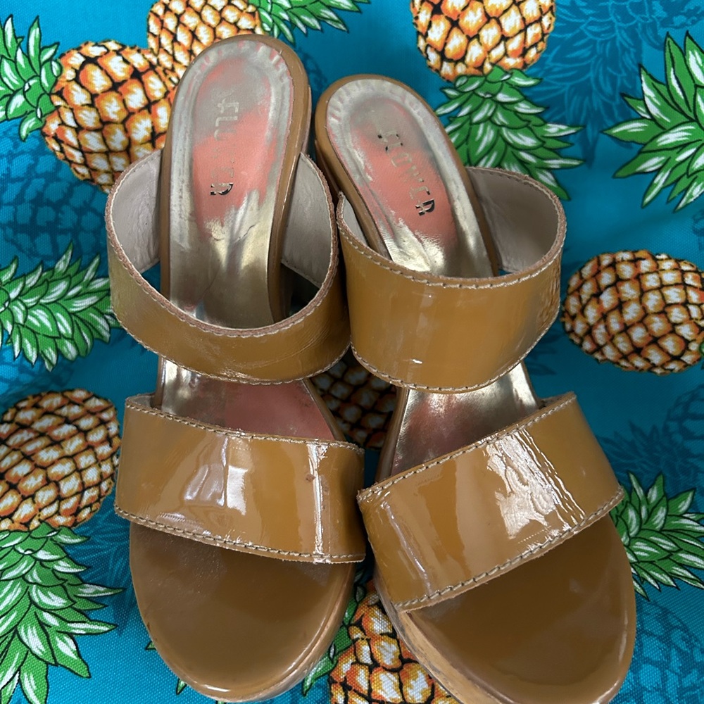 Stylish Tan Women's Sandals Made in Brazil Free with Purchase